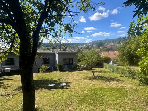 Maison rénovée et climatisée sur grand terrain arboré