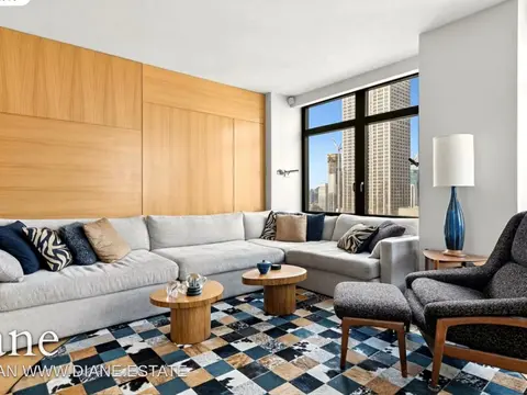Exceptional Move-In Ready One-Bedroom Residence with Iconic Skyline Views