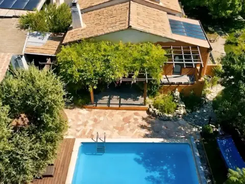 Agréable maison de 140 m² sur 1320 m² avec garage et piscine à SAINT-MAXIMIN