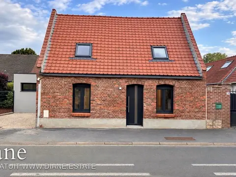 Maison rénovée semi-plain-pied — jardin sans vis-à-vis, prestations modernes