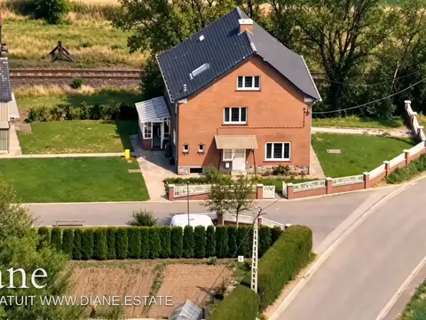 Belle villa 4 façades haut potentiel 