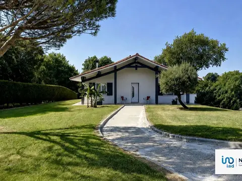 MAISON À CRÉON DE PLUS DE 175M2 ENVIRON HABITABLE AVEC PISCINE SUR UN TERRAIN DE 4200M2
