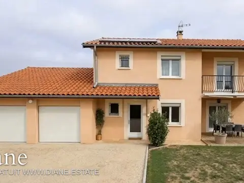 PROXIMITE VONNAS  VILLA PLUS DE 150 M2