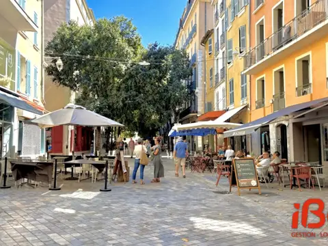TOULON CENTRE VILLE GRAND TYPE 2 RENOVE ASCENCEUR