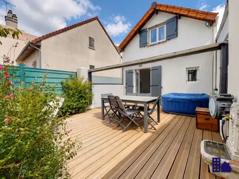 Maison individuelle rénovée – 3 chambres – Jardin, terrasse & stationnements – Houilles Main de Fer