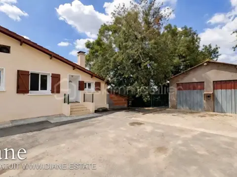 Maison familiale 4 chambres, terrain avec hangar de 57 m²