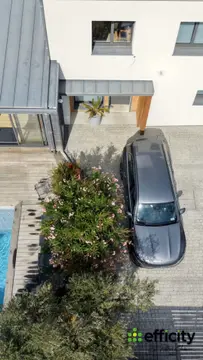 MAISON D'EXCEPTION ENTIÈREMENT RÉNOVÉE AVEC PISCINE CHAUFFÉE, 4 CHAMBRES, AU CŒUR DU BOURG
