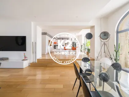  L'exception n'attend plus que vous , 420 m² de prestige. Le reste se vit, il ne se raconte pas. (3)