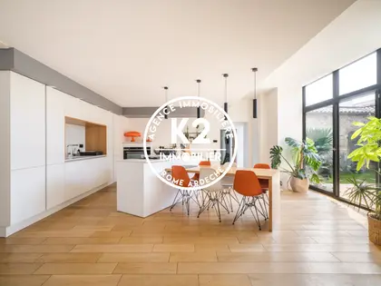  L'exception n'attend plus que vous , 420 m² de prestige. Le reste se vit, il ne se raconte pas. (1)