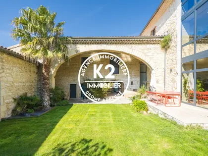  L'exception n'attend plus que vous , 420 m² de prestige. Le reste se vit, il ne se raconte pas. (7)