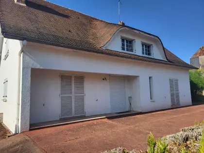 Chamàte maiosn dna sle village de Courténay (2)
