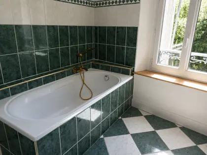 belle maison avec beaucoup de potentiel sur la commune de Mello (5)