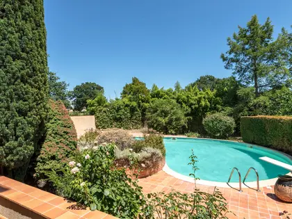 Maison périgourdine de prestige au coeur de Montpon Menesterol (34)