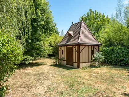 Maison périgourdine de prestige au coeur de Montpon Menesterol (29)
