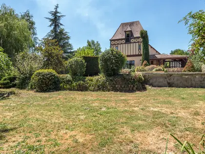 Maison périgourdine de prestige au coeur de Montpon Menesterol (35)