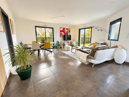 Élégante maison contemporaine proche Golfe (14)