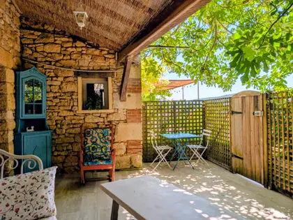 Maison de caractère avec gîte et dépendances  (14)