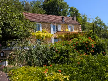 Maison de caractère avec gîte et dépendances  (11)