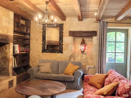 Maison de caractère avec gîte et dépendances  (19)