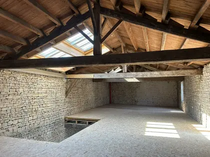 Incroyable Clos en plein coeur village (15)