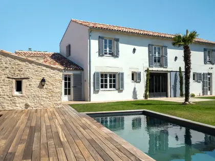 Incroyable Clos en plein coeur village (6)
