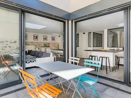 Toulon Haute Ville Magnifique Appartement Avec Terrasse Et 2 Suites Parentales (1)