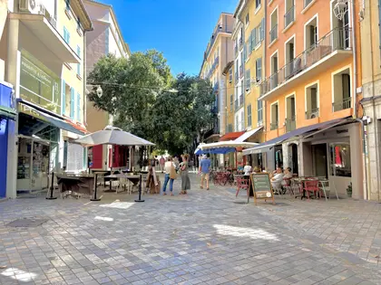 TOULON CENTRE VILLE GRAND TYPE 2 RENOVE ASCENCEUR (1)