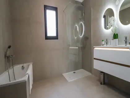 LA GARDE MAISON CONTEMPORAINE DE 2024 PISCINE 4 CHAMBRES (17)