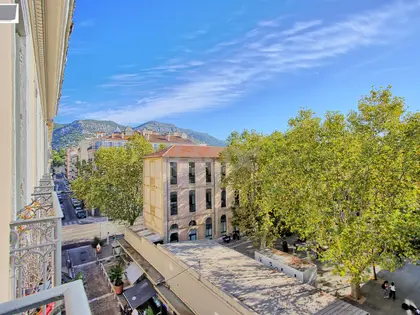 TOULON SUPERBE APPARTEMENT DE 170M CAVE ET CHAMBRE DE BONNE (11)