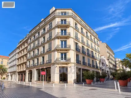TOULON SUPERBE APPARTEMENT DE 170M CAVE ET CHAMBRE DE BONNE (1)