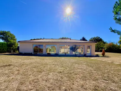 Maison de 16 m2 avec piscine chauffée   (14)