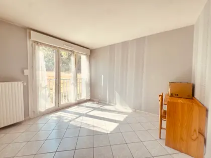 Agréable appartement en rez-de-chaussée dans un écrin arboré (8)