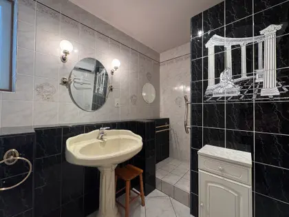 Une maison ancienne avec du caractère aux normes d’aujourd'hui (18)