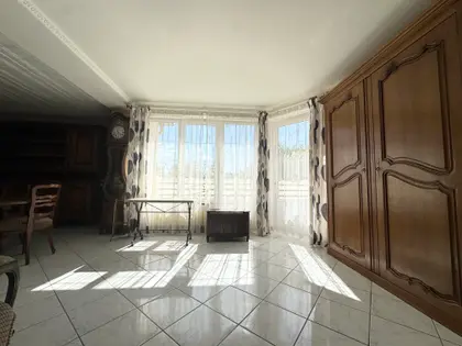 Une maison ancienne avec du caractère aux normes d’aujourd'hui (2)