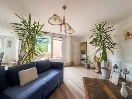 Terrasse, parking, verdure et DPE excellent ! (1)