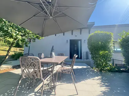 Maison rénovée et climatisée sur grand terrain arboré (1)