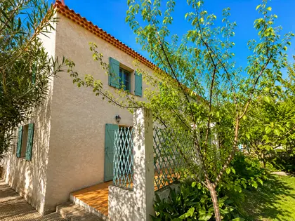 Sanary-sur-Mer – Villa familiale avec jardin, garage et fort potentiel (10)