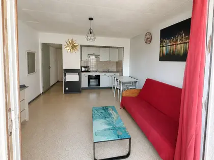 Charmant studio avec loggia à 600 mètres des plages (2)