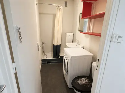 Charmant studio avec loggia à 600 mètres des plages (6)
