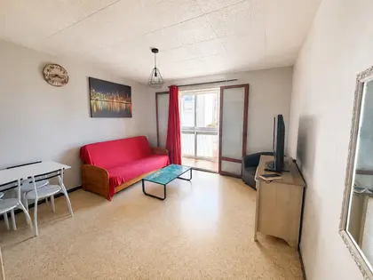 Charmant studio avec loggia à 600 mètres des plages (5)