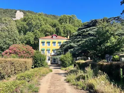 LA MUSARDIÈRE Domaine du Château du Sénateur & sa Châtaigneraie (39)