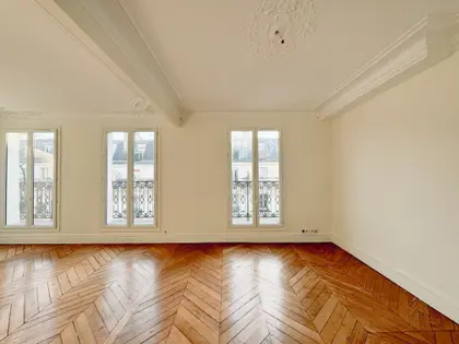 Charmant appartement Paris 10me  (2)