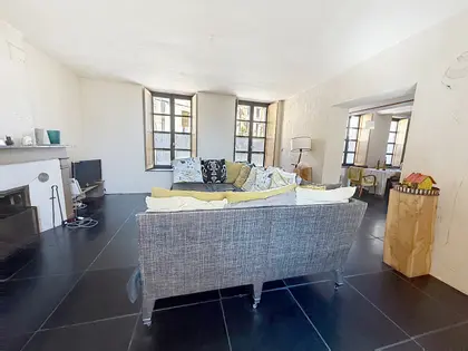 Maison de bourg au coeur du triangle d'or (17)
