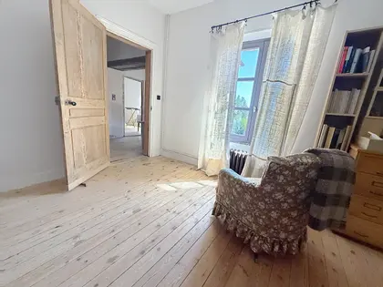 Maison de bourg au coeur du triangle d'or (10)