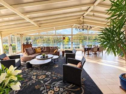 Maison de 320 m² à Le Coudray-Montceaux (2)
