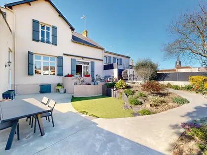 Maison à vendre 8 pièces 171 m² Le May-sur-Èvre (3)
