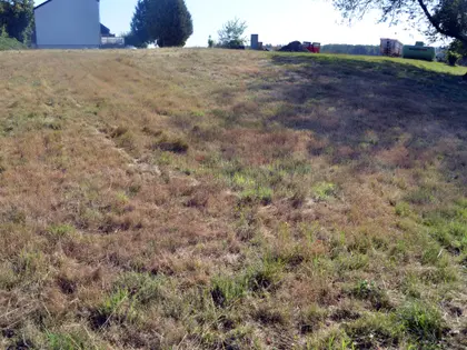 Terrain constructible de 6 ares soit 30 m de façade à la route Pas de contrainte lotissement (2)