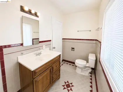 Vacant Berkeley Triplex  (1)