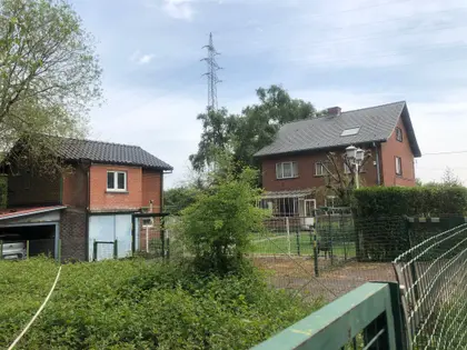 Grande villa 4 façades 4 chambres + Annexe  polyvalente sur 17 Ares  (22)