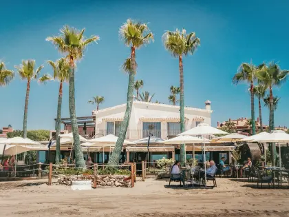 CHARMING  BEACH-SIDE LIVING IN DUNAS DE ELVIRIA, MARBELLA (3)